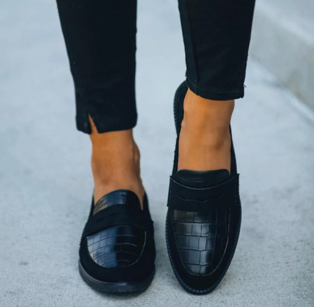 Women's Black Leather Loafers – Classic All-Season Comfort Shoes