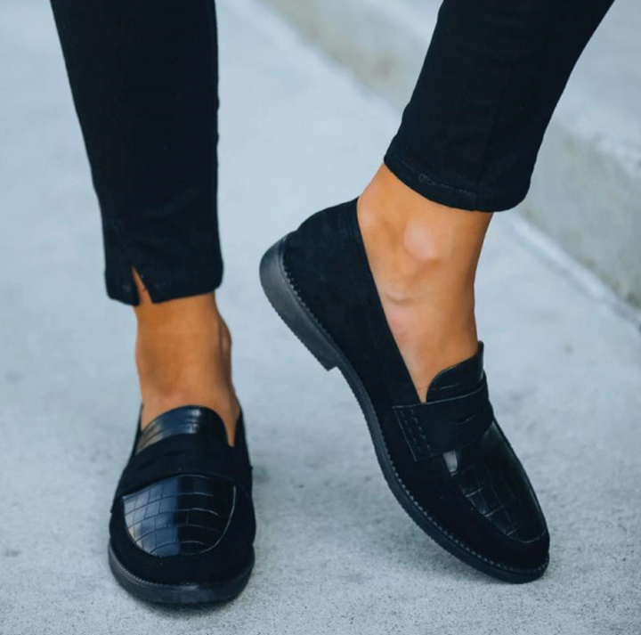 Women's Black Leather Loafers – Classic All-Season Comfort Shoes